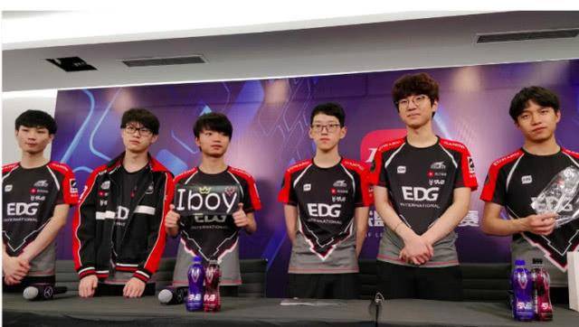 小组赛2胜 小组赛2胜