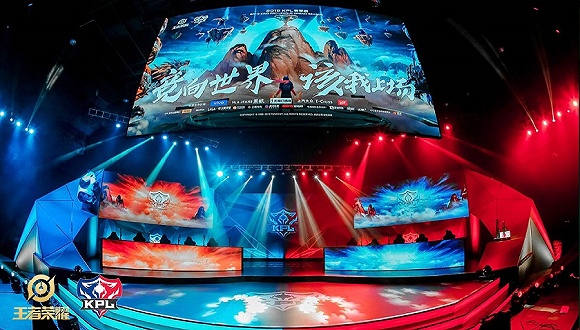 与犀利的 与犀利的